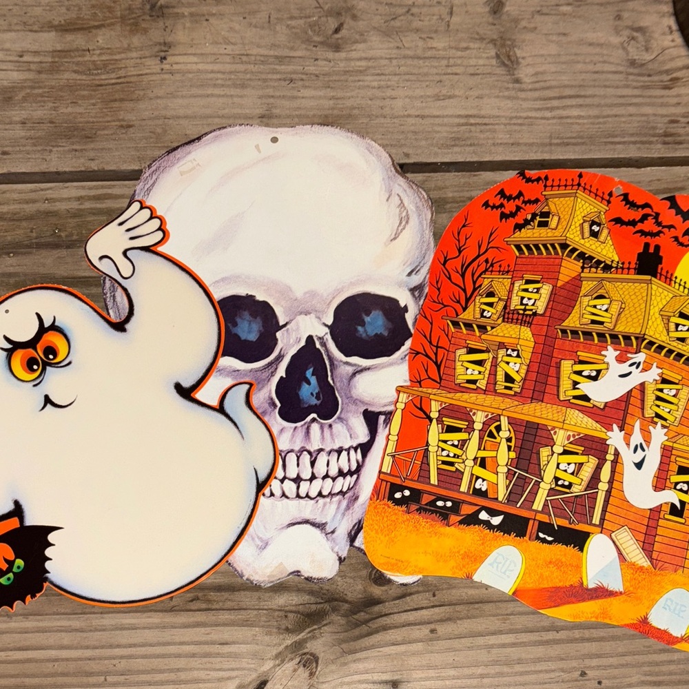 Vintage 80s Halloween Wall Decor : Haunted House, Ghost, and Skull. USA @ 13 in